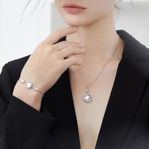 Neiman Marcus Cicy Bell Platinum Plated Moonstone Link Bracelet - Picture 2 of 4